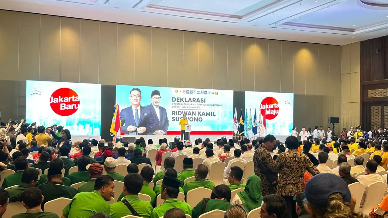 Koalisi Indonesia Maju (KIM) Plus secara resmi mendeklarasikan dukungan kepada Ridwan Kamil dan Suswono sebagai bakal calon Gubernur dan Wakil Gubernur Jakarta 2024 di Hotel Sultan, Jakarta. (Liputan6.com/Nanda Perdana)