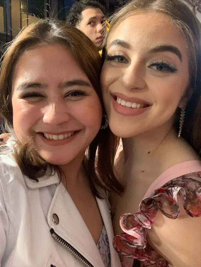 Potret Prilly Latuconsina hadiri premiere film Mulan di Los Angeles