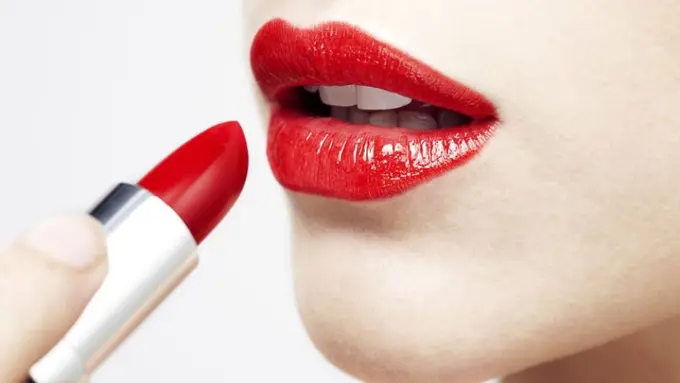 Keunggulan Lipstik Merah, Wajib Tahu!