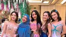 <p>Diketahui busana yang dipakai Natasha adalah karya dari desainer @ohayosarah. Sedangkan untuk makeup, Natasha menyerahkan kepada tangan Fauziah Hanum. [Foto: Instagram.com/natashawilona12]</p>