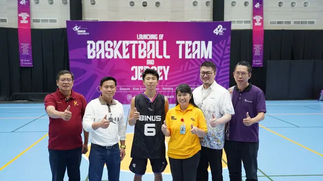 Tim bola basket Binus. Seluruh atlet mendapat beasiswa