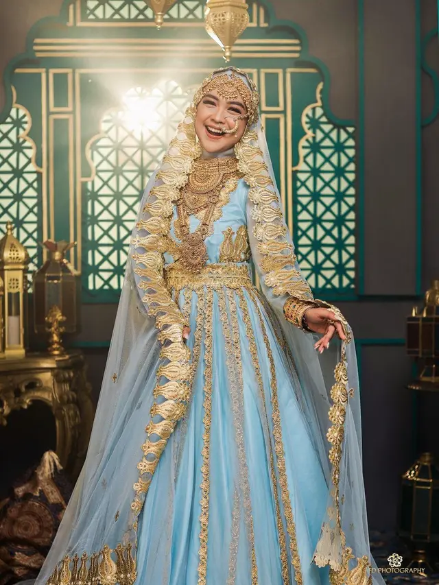 6 Gaya Pemotretan Ria Ricis Berdandan Ala India, Bak Artis Bollywood