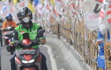 FOTO: Penampakan Alat Peraga Kampanye Pemilu 2024 Semakin Ramai Menghiasi Jakarta dan Berpotensi Membahayakan Pengendara Sepeda Motor