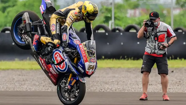 Foto: Toprak Razgatlioglu Jadi Juara Dunia, Jonathan Rea Menangkan Race 1 dan 2 WSBK Mandalika 2021
