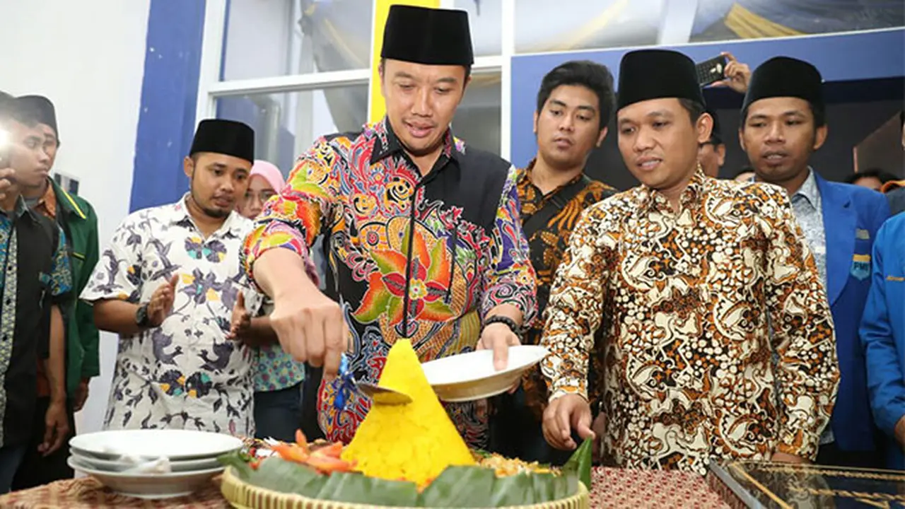 Resmikan Graha PMII Surabaya, Menpora: Semoga Lahir Pemimpin-Pemimpin Besar yang Istiqomah
