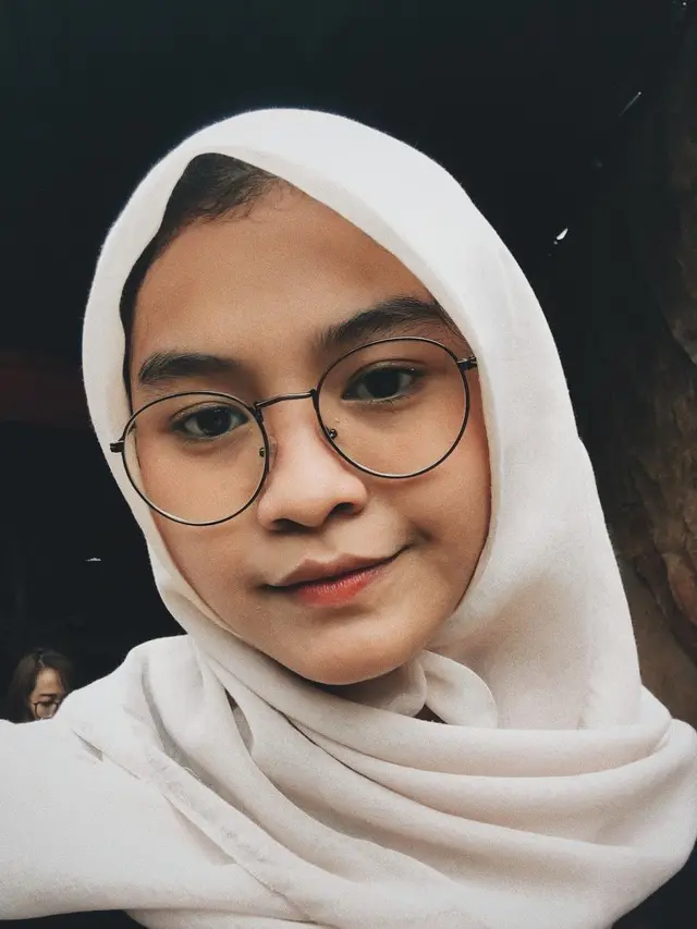6 Potret Masa Remaja Salma Salsabil, Menikah di Usia 22 Tahun Tuai Pro Kontra