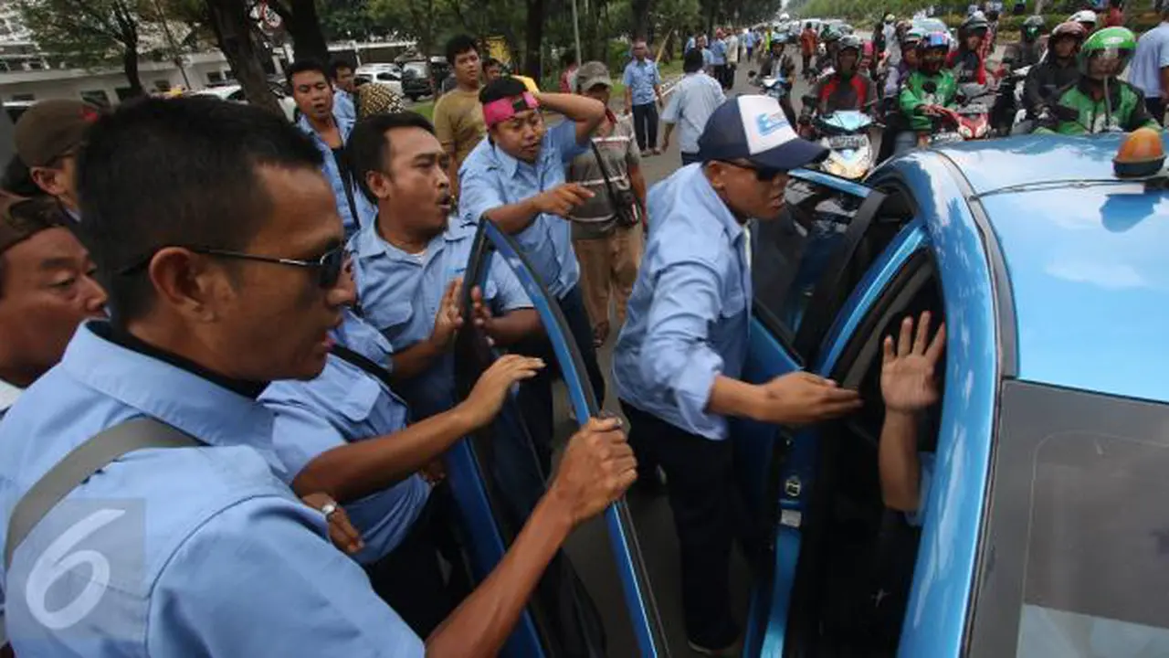 Demo Taksi Bikin Rusuh, Netizen Ngomel di Twitter
