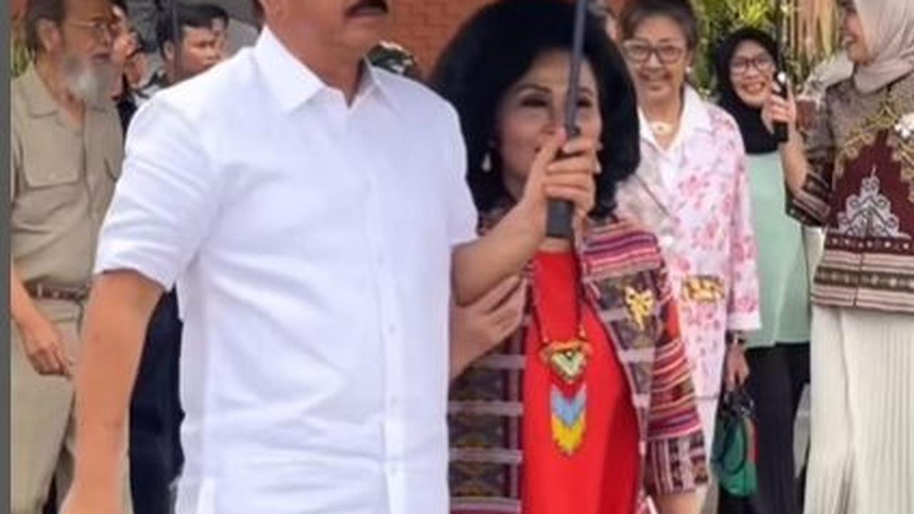 Pasangan ini terlihat romantis dan mesra hingga mendapat beragam komentar.