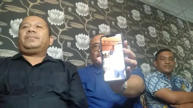 Togar Situmorang, pengacara Steven, pihak yang ditetapkan sebagai tersangka kasus penipuan dan penggelapan mobil Jessica Iskandar (Liputan6.com - M. Altaf Jauhar)