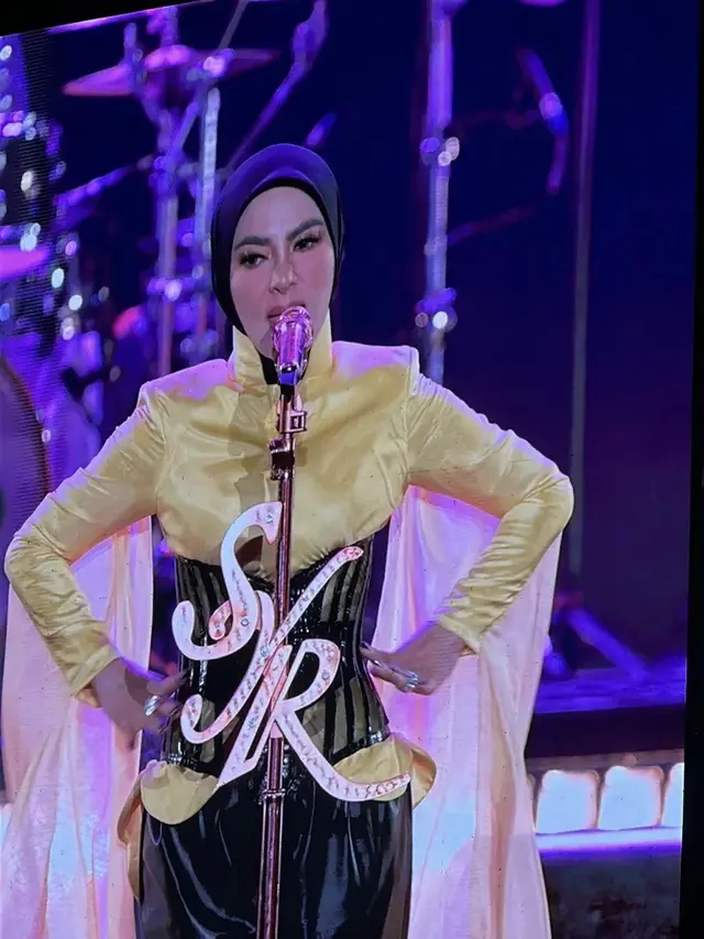 Syahrini di Panggung Pestapora 2026 (credit: KapanLagi.com/Wulan Noviarina Anggraini)