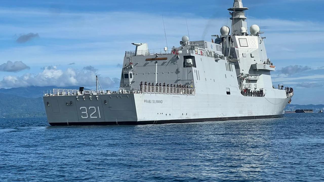 Kapal Perang Terbaru TNI AL KRI Prabu Siliwangi-321 Tiba di Tanah Air