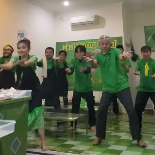 Potret kenangan Karina Ranau dengan Epy Kusnandar