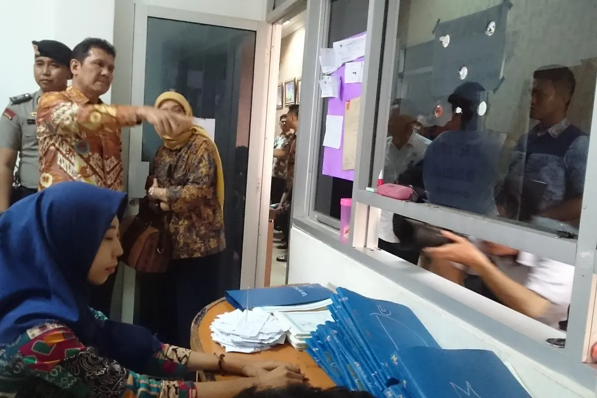 Menteri PANRB Asman Abnur memastikan rekrutmen CPNS saat ini bersih dari praktik Korupsi, Kolusi, dan Nepotisme (KKN).