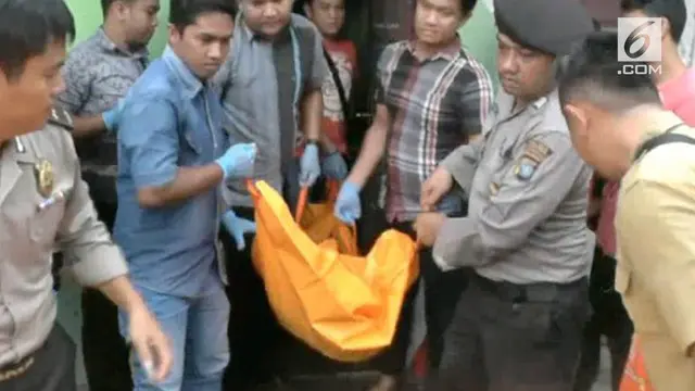 VIDEO: Pria Ini Gantung Diri di Rumah Tantenya