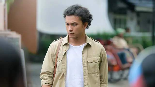 6 Adegan AADC 2 Pilihan yang Bikin Hati Kembang-kempis