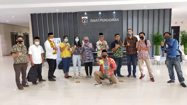 Lomba baca puisi virtual tingkat SD/MI, SMP/MTs, SMA/MA/SMK/Universitas.