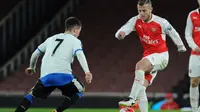 Jack Wilshere (kanan) saat membela Arsenal U-21 pada laga melawan Newcastle United U-21, di Emirates Stadium, Jumat (8/4/2016). (Arsenal). 