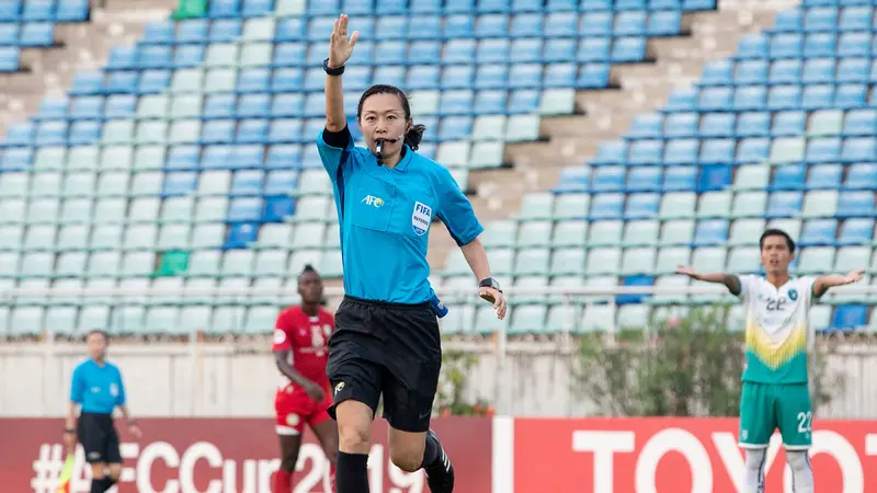 Foto: Mengenal Sosok Wasit Wanita yang Bertugas di Piala Dunia 2022