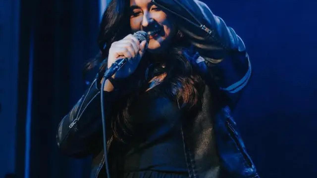 Gaya Stephanie Poetri Saat di Atas Panggung, Momen Bareng Titi DJ Curi Perhatian
