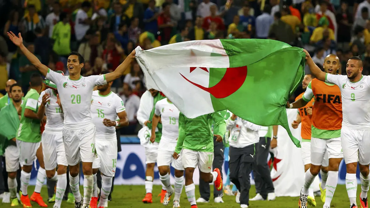 Imbangi Rusia, Aljazair Melaju ke 16 Besar