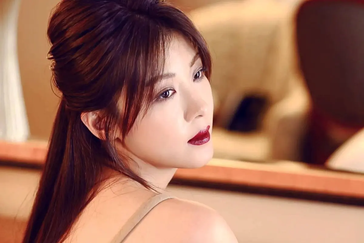 Ha Ji Won 