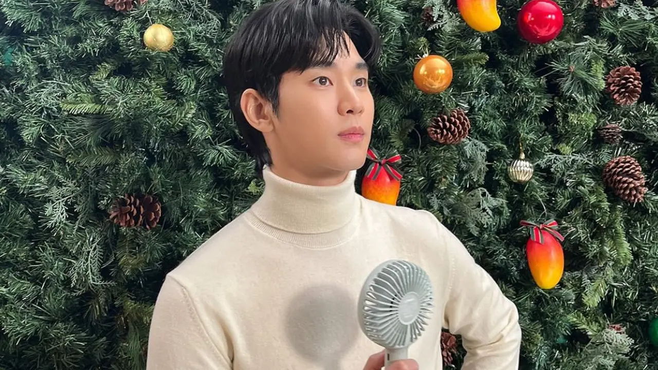 Kim Soo Hyun bisa dikenakan gugatan hukum oleh Disney+. (credit:instagram.com/soohyun_k216)