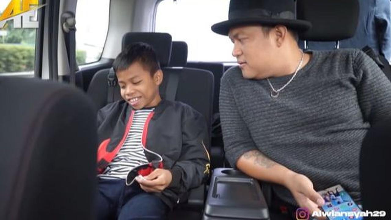 Tak sediikit pula yang mendoakan Alwi menjadi orang sukses.