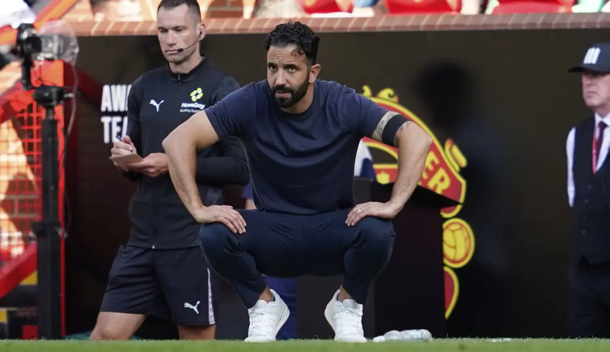 Skuad asuhan Ruben Amorim harus menerima kekalahan 0-1 dalam laga perdana mereka di Liga Inggris musim 2025/2026. (AP Photo/Dave Thompson)
