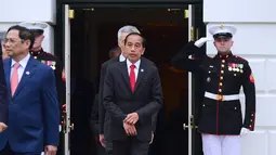 Presiden Joko Widodo bersiap foto keluarga untuk KTT Khusus ASEAN-AS di Halaman Selatan Gedung Putih di Washington, DC pada 12 Mei 2022.  (Foto:Muchlis Jr - Biro Pers Sekretariat Presiden)