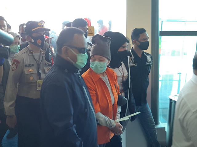Tangan Diborgol Buronan Maria Pauline Lumowa Tiba Di Bandara Soetta News Liputan6 Com