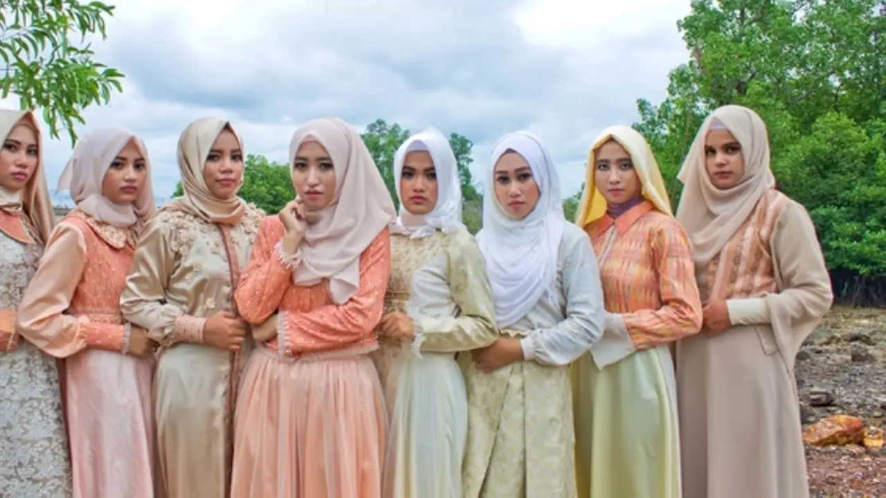 Tampil Anggun dan Tambah Cantik dengan Balutan Hijab Pastel