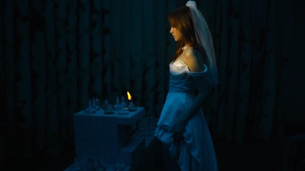 LE SSERAFIM Kembali dengan Comeback 'HOT' yang Penuh Sensualitas dalam MV Terbaru