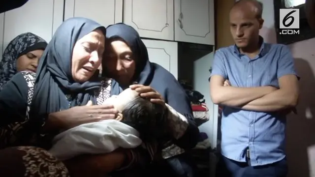 Laila al-Ghandour, bayi berusia delapan bulan, menjadi korban termuda dari hari paling berdarah dalam bentrokan di Gaza, Palestina. Bayi mungil itu meninggal karena menghirup gas air mata yang ditembakkan tentara Israel. 