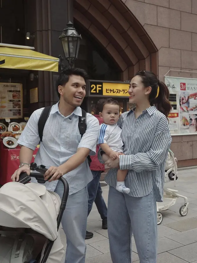 Gaya Liburan Aaliyah Massaid di Jepang, Tetap Stylish dan Effortless Meski Sambil Momong Anak