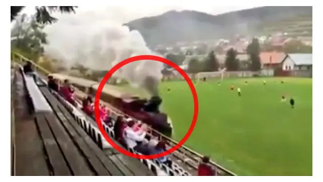 Video stadion unik di Slovakia memiliki lintasan rel kereta api yang memisahkan lapangan dengan tribun penonton.
