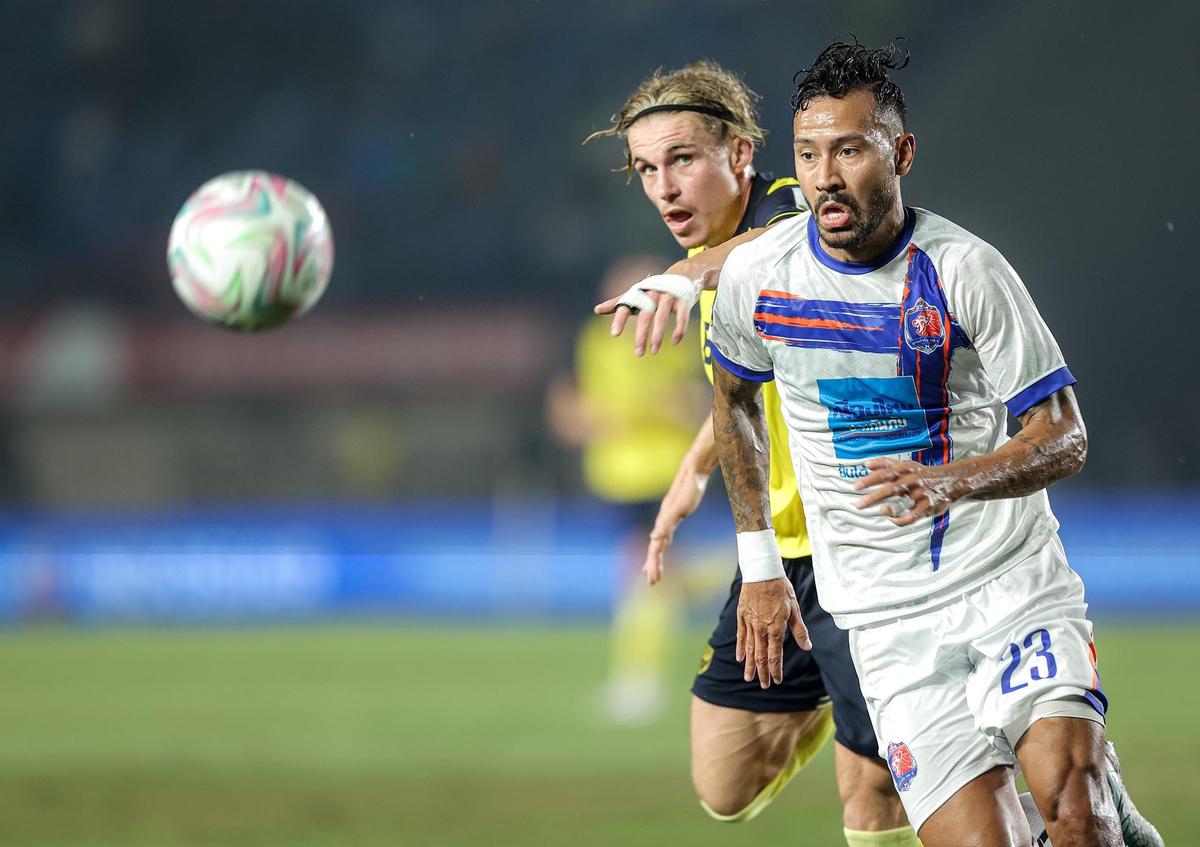 FOTO: Port FC Kalahkan Oxford United, Boyong Trofi Piala Presiden 2025 ke Thailand