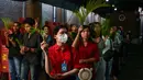 Daun palma yang dilambaikan bermakna sebagai bentuk pujian kemuliaan atas kemenangan Yesus Kristus yang telah bangkit mengalahkan kematian. (JUNI KRISWANTO/AFP)