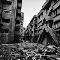 Hashima, nuansa suram nan misterius yang tersembunyi di puing-puing bangunan.