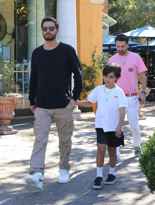 Mason, anak pertama Scott sangat tak menyukai Sofia. Tentu saja hal tersebut menjadi malapetaka untuk mantan suami Kourtney Kardashian tersebut. (The Sun)