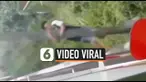 video viral pemuda bergelantungan thumbnail
