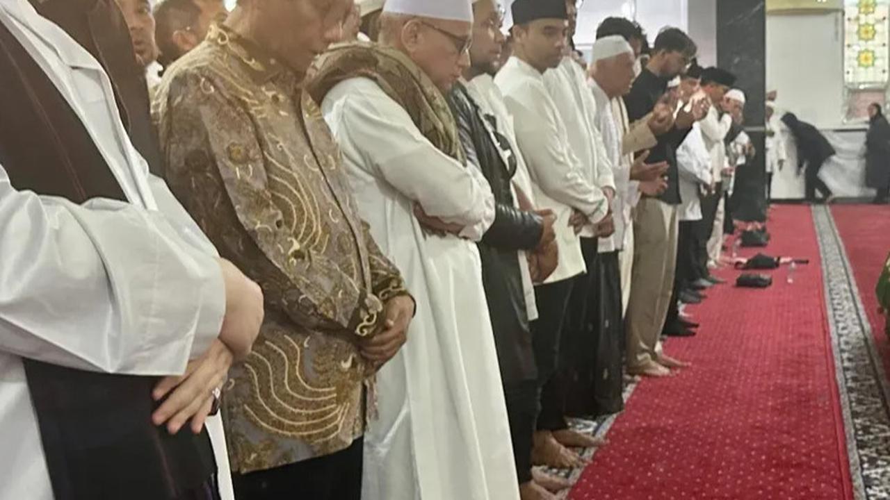 Quraish Shihab jadi Imam Salat Jenazah Ibrahim