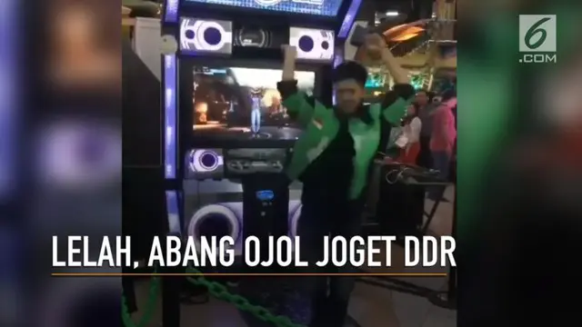 Aksi abang ojol joget DDR (Dance Dance Revolution) viral di media sosial.