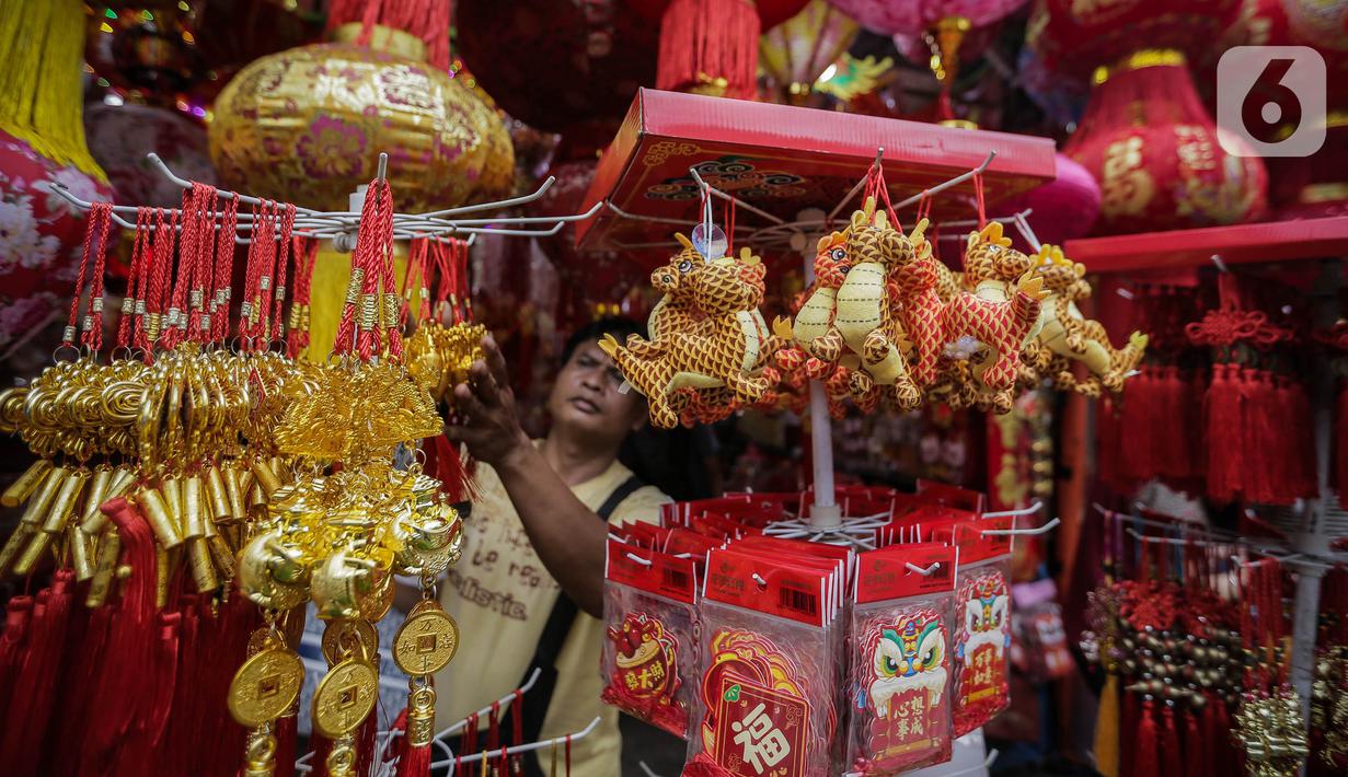 Imlek identik dengan berbagai ornamen warna merahnya. (Liputan6.com/Angga Yuniar)