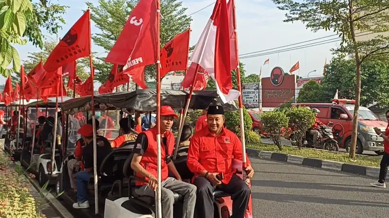 Iring-iringan Bacaleg PDIP Kota Bekasi Menuju KPUD