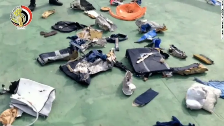 Militer Mesir mempublikasikan gambar barang yang ditemukan dalam pencarian pesawat Egypt Air MS804 yang hilang di Laut Mediterania. (Egyptian Armed Forces)