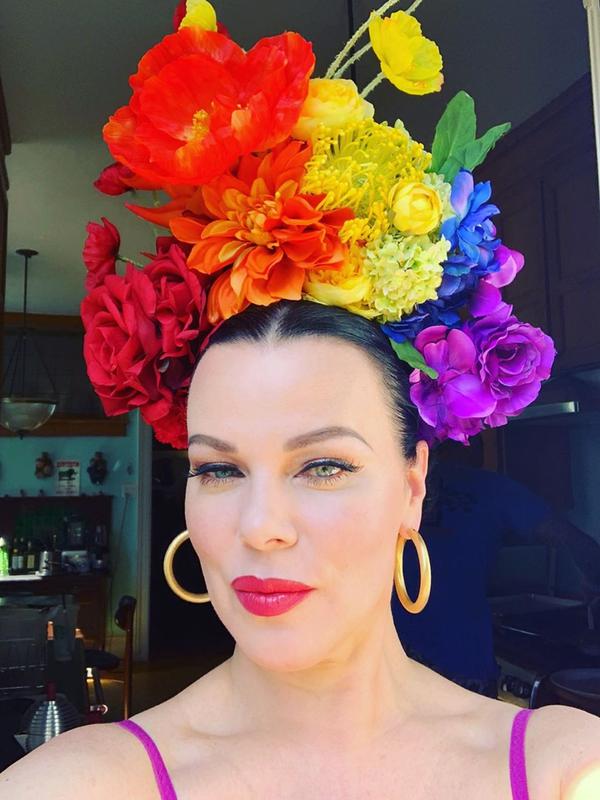 Debi Mazar, bintang film Home Alone dan Goodfellas. (Instagram @debimazar)