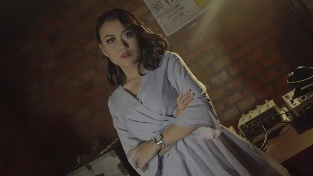 DJ Intan Hood