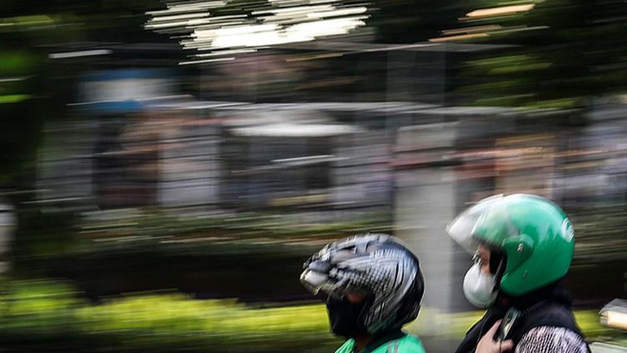 Kejadian Lagi, Aksi Konten Kreator Halau Pengendara Lawan Arah Berujung Cekcok dengan Ojol