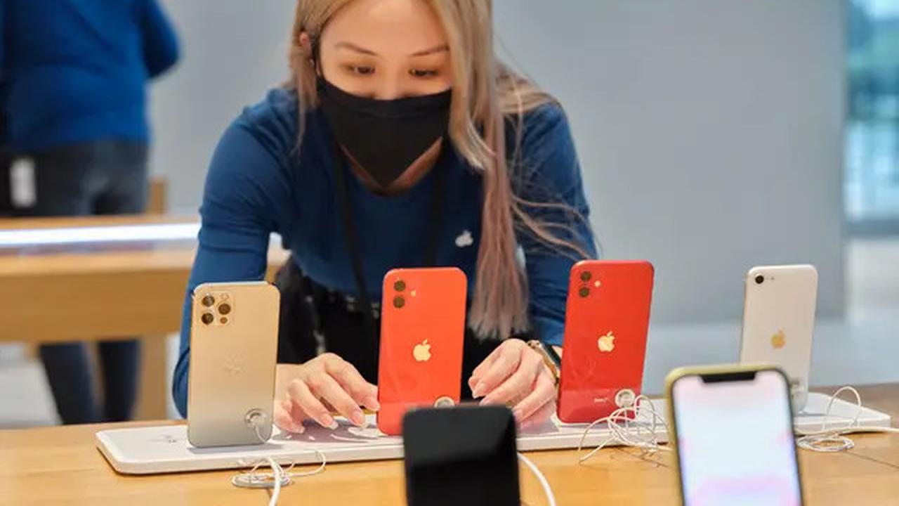 Apple Boyong iPhone dari India dan Tiongkok Pakai 5 Pesawat untuk Hindari Tarif Trump