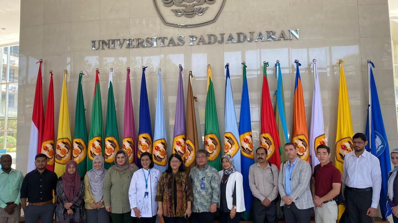 Sementara itu, Wakil Rektor Bidang Riset dan Inovasi Unpad, Prof Hendarmawan berharap program ini akan bermanfaat dan menghadirkan pengalaman baru dalam semangat kebersamaan.